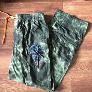 Jurassic World camo dinosaur sleep pants in size M